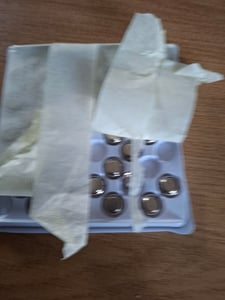 50 x Varta V13GA LR44 LR1154 357 AG13 Alkaline 1,5V Batterie Knopfzelle bulk von SellerMax Kunden-Foto 1