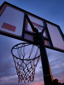 COSTWAY Basketballkorb, Basketballständer 135/143-305 cm höhenverstellbar, Basketballkorb mit Ständer, 2 Rädern & Gewichtssack, Basketballanlage Kunden-Foto 3