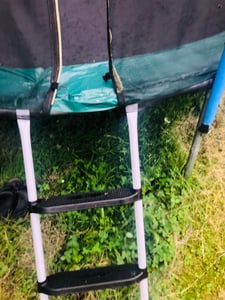 Diyarts Trampolinleiter (Gartentrampolin Leiter, mit 2 weichen Stufen für Aufstieg), solide Einstiegsleiter 100kg Belastbarkeit 85cm Rahmenhöhe Kunden-Foto 1
