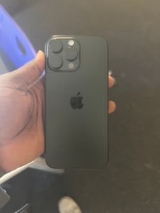 Apple iPhone 16 Pro Max , 17,5 cm (6.9"), 2868 x 1320 Pixel, 512 GB, 48 MP, iOS 18, Sand Kunden-Foto 23