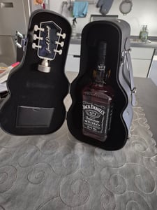 Jack Daniels Old No. 7 - Gitarrenkoffer Edition - Tennessee Whiskey Kunden-Foto 1