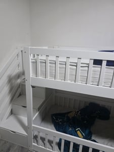 Merax Etagenbett 90x200 mit Sicherheitstreppe, Kinderbett aus Massivholz mit Schubladen, Stauraumbett mit Spielbereich unten, für Kinder, Jugend, Weiß Kunden-Foto 1