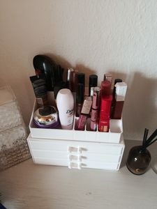 Relaxdays Make Up Organizer klein, 2-teilige Schminkaufbewahrung mit 3 Schubladen, stapelbares Kosmetikregal, weiß Kunden-Foto 1