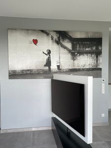 Wandbild Mega XXXL Banksy 250x125 cm Einteiliger XXL-Format Kunstdruck zur Selbstmontage Leinwandbilder moderne Bilder DIY Wanddekoration Wohnung Deko Mädchen mit Ballon i-C-0113-ak-e Kunden-Foto 1