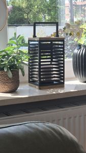 Laterne aus Metall und Holz - ca. 28 cm - Windlicht mit Glaseinsatz für Kerzen Kunden-Foto 1