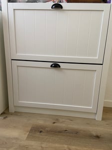SoBuy, meuble de rangement à chaussures étroit, 24 cm de profondeur, avec 2 portes, comprenant 4 étagères et un compartiment supplémentaire, commode à chaussures gain de place, idéale pour l'entrée ou le couloir, modèle FSR87-W Photo du client 1