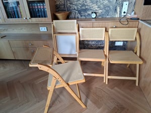 COSTWAY Rattan-Klappstühle im 2er-Set, Esszimmerstühle mit Bambusrahmen, Küchenstühle im Boho-Stil mit drehbarer Rückenlehne & 150 kg Tragkraft Natur Kunden-Foto 2