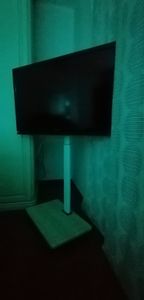 VEVOR Supporto TV con rotelle Supporto TV Carrello TV per televisori 812,8-1778 mm Orientabile a 25° e regolabile in altezza Foto del cliente 1