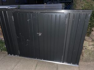 Juskys 3er Mülltonnenbox Namur 3 x 120 Liter Tonnen - 2 m² - 2 große Türen - Metall Mülltonnenverkleidung Müllbox Müllhaus Aufbewahrungsbox Kunden-Foto 3