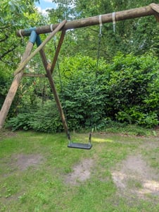 Dice Klettergerüst Zubehör Turnringe aus Holz mit schwarz geflochtenem Seil Kunden-Foto 1
