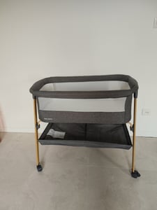 Cuna para bebé independiente y plegable, con colchón y ruedas – Sistema Moby MILI, color gris, para bebés de 0 a 6 meses Foto del cliente 1