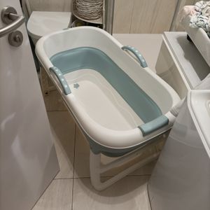 UISEBRT 118 x 60 x 53 cm Faltbare Badewanne Erwachsene L Foldable Bathtub tragbare Klappbadewanne mobile Badewanne für Badezimmer mit Deckel, Seifenkorb, Nackkissen Kunden-Foto 2