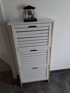 ONVAYA® Bambus Schuhkipper in Weiß | Platzsparender Schuhkipper mit 3 Klappen | Schmaler Schuhschrank mit Platz für 9 Paar Schuhe | Robustes Material mit Aussparungen für Luftzirkulation Kunden-Foto 1