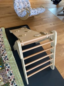 COSTWAY 4 in 1 Kletterdreieck & Kletterbogen & Leiter & Rutsche, Klettergerüst mit doppelseitigen Rampe, Sprossendreieck zum Klettern, Rutschen und Wippen, für Kleinkinder ab 1 Jahre Kunden-Foto 2