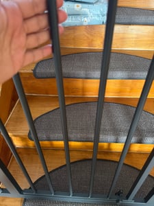 KIDIZ® Schutzgitter für Treppen | Tür, Auto Close Kindertreppengitter ohne Bohren | 90° Stop, Absperr Türschutzgitter, schwenkbare Trennwand, Treppenschutzgitter, Klemmen Kunden-Foto 2