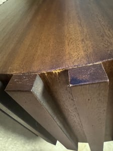 Mesa de centro oval Merax con 1 cajón, mesa auxiliar para sofá hecha de MDF con espacio de almacenamiento, mesa de centro para sala de estar con diseño de rayas verticales, color nogal Foto del cliente 4