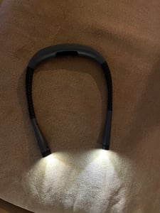 LED Hals Leselampe, Hals Leselampe Buch, Buchlampe, Nachtlicht, 3 Farben und 6 Helligkeitsstufen, für Lesen Stricken Häkeln Nähen Campen Reparieren Kunden-Foto 1