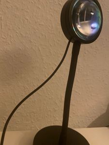 16-Farben-Sonnenuntergang-Lampenprojektor – 360-Grad-Drehung, Fernbedienung, romantische LED-Lichter-Nachttischlampen für Selfie, Party-Dekoration Kunden-Foto 1