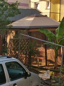 Outsunny Gartenpavillon Faltpavillon mit 6 Seitenteile Doppeldach Kaffee+Beige Kunden-Foto 1