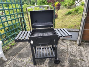 TAINO HERO XL Smoker Barbecue au charbon de bois Barbecue au charbon de bois Chariot de barbecue Photo du client 2