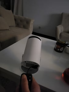 Projektor, Beamer, 4K WiFi6 und BT 5.0 mit Eingebaute Android OS 11.0 Projektor YouTube vorinstallieren, All Round-Design, 130 Zoll, 360-Grad-Flip Kunden-Foto 1