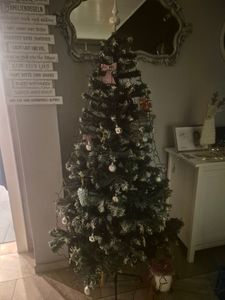 FCH Umelý vianočný stromček 213 cm, 870 konárov z PVC materiálu, špicatý vrchol biely nástrek Fotografia od zákazníka č. 15