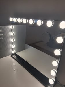 Kosmetické zrcadlo Puluomis Hollywood, 15 LED diod, 58x45 cm, 3 barvy, stmívatelné, zrcadlo s osvětlením pro líčení, USB, Type-C, 10x zvětšení, nástěnné zrcadlo, bílá barva Fotografie od zákazníka č. 4