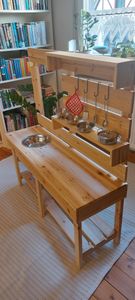 HOME DELUXE - Cuisine boueuse MANDU - Dimensions : 103 x 35 x 110 cm - en bois de sapin, accessoires complets inclus I Cuisine de jeu Jouets d'extérieur Cuisine pour enfants Cuisine d'extérieur Photo du client 1