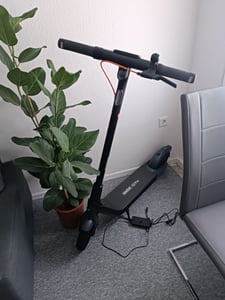 Ninebot by Segway E2 Pro, Klassischer Roller, Grau, 20 km/h, 100 kg, Unisex, 16 Jahr(e) Kunden-Foto 1