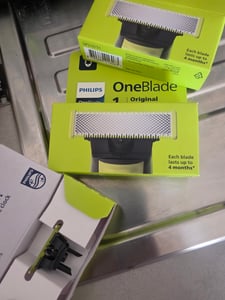 Philips Norelco OneBlade QP220/51, Rasierklinge, Silber, Gelb, 4 Monat( e), Philips, OneBlade (QP25xx) OneBlade (QP26xx) OneBlade Pro (QP65xx) OneBlade Pro (QP66xx) Kunden-Foto 1