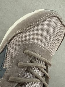 Arbeitsschuhe Stahlkappenschuhe Herren Leichtgewichtige Sicherheitsschuhe Atmungsaktive Anti-Rutsch Arbeitsschuhe Kunden-Foto 4