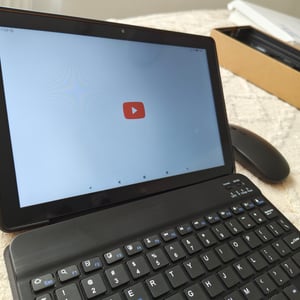 Tablette 10 pouces sous Android 16, processeur octa-core 2,0 GHz, 256 Go + 1 To extensible, 36 Go de RAM (6+32), Wi-Fi 6, 2-en-1 avec clavier Photo du client 9