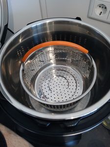 Edelstahl Dampfgarer Dampfeinsatz, Instant Topf Zubehör, Kochen Gemüse Dampfkorb, Dämpfkorb für Schnellkochtopf mit Silikonbeschichtetem Griff für Dünsten von Gemüse Früchte Eier（3qt） Kunden-Foto 1
