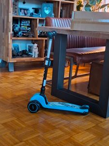 YOLEO Kinder Roller Kinderscooter Dreiradscooter mit LED Räder, 2-Rädern Hinterbremsen, 4 Höhenverstellbare, faltbarem Lenker, bis 50kg belastbar, für Kinder Mädchen Jungen ab 3 Jahre(Schwarz) Kunden-Foto 2