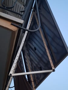 Balkonkraftwerk Halterung 118cm für 2 Solarmodule, Balkon Geländer Solarhalterung, PV Modul Aufständerung verstellbar 0°-90° Neigungswinkel Kunden-Foto 1