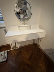 VASAGLE Schminktisch mit Hocker und Beleuchtung, Steckdosenleiste, Spiegel, Frisiertisch, 40 x 100 x 134,8 cm, Kosmetiktisch mit Schubladen Kunden-Foto 3