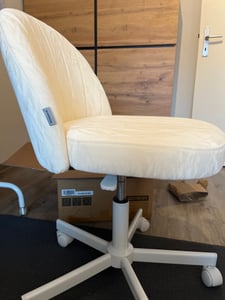 SONGMICS, toaletní židle, kancelářská židle, potažená umělou kůží (PU), výškově nastavitelná, kompaktní design, bílá barva Fotografie od zákazníka č. 2