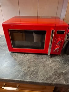 Exquisit Retro-Mikrowelle 700 Watt, 25,5 cm Drehteller, 1000 Watt Grill, 20L, 5 Leistungsstufen, Timer, Auftaufunktion, RMW720-3GDIG creme Kunden-Foto 1