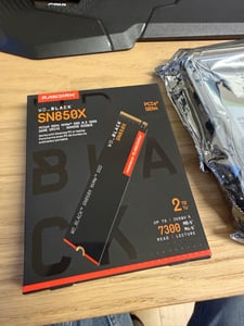 Western Digital Black WD_BLACK SN850X NVMe, 4 TB, M.2, 7300 MB/s Kunden-Foto 1