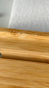 VASAGLE Bettablage, Nachttisch zum Einhängen, mit Handyschlitz, drehbarem Getränkehalter, verstellbarern Klemmen, Naturbeige Kunden-Foto 2