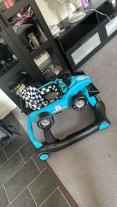 4 in 1 Autoförmige Lauflernhilfe Höhenverstellbar & Klappbar, Babywalker mit einstellbarer Geschwindigkeit, Lauflernwagen mit Musik & Licht, für Baby von 6-18 Monaten, Grau Kunden-Foto 1