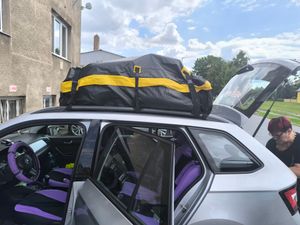 COSTWAY 600L Dachbox für Auto, Dachkoffer wasserdicht mit 6 Türhaken, Zahlenschloss, Rutschfester Matte & Tragetasche, Faltbare Dachtasche Gepäckbox für Autos, Vans, SUVs (Gelb, 600L) Kunden-Foto 1