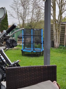 Trampolin - Gartentrampolin - 138x160cm - Sicherheitsnetz - Kinderspielzeug - Max. Belastung 45kg Kunden-Foto 2