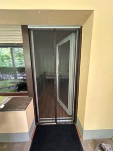 Sekey 70x200cm Magnet Fliegengitter Tür Vorhang für Holz, Eisen, Aluminium Türen und Balkon. Einfache Installation Schwarz Kunden-Foto 14