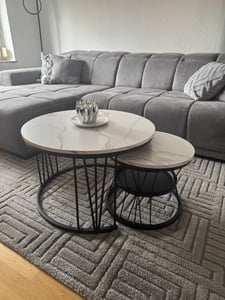 Set di tavolini rotondi (confezione da 2), tavolini da salotto con spazio contenitivo, aspetto marmorizzato e struttura in metallo, tavolini ausiliari, adatti per soggiorno, balcone, colore bianco e nero Foto del cliente 1