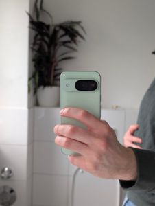 Google Pixel 9 , 16 cm (6.3"), 12 GB, 128 GB, 50 MP, Android 14, Grün Kunden-Foto 1