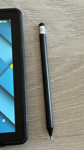 Tablette 2-en-1 sous Android 15, écran IPS 10 pouces, 30 Go de RAM, 128 Go de stockage, batterie de 6200 mAh, avec clavier, stylet, souris, étui et écouteurs Photo du client 3