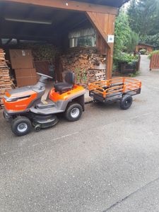 VEVOR Remorque basculante pour tracteur de pelouse, capacité de charge de 340 kg, dispositif d'attelage avec surface de chargement basculante, remorque avec parois latérales rabattables, remorque basculante ATV UTV noire Photo du client 2