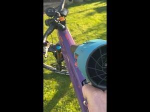 Akku-Gebläse Turbo Luftgebläse 300 m/s Bürstenlosen Laubbläser mit 2× Akkus, 4x Düse, Handbläser Turbogebläse für Garten, Auto, Freien, Haus Kunden-Foto 2