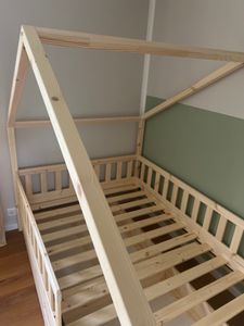 Crazy Pine Hausbett mit Schubladen 140x200 cm – Kinderbett aus Naturholz in Weiß – Bodenbett mit Stauraum und Abnehmbarer Barriere - Crazy House Kunden-Foto 14